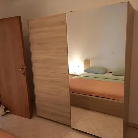 Apartment Ferienwohnung In Banjole Mit Privatem Parkplatz